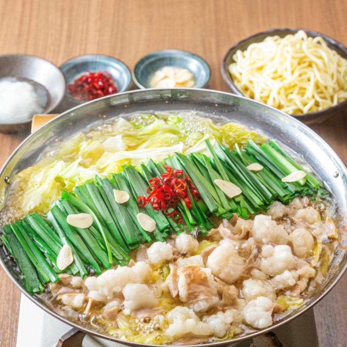 鳥羽ｼｪﾌ監修】もつ鍋セット(うま出汁味噌) 【3人前】 | もつ鍋,3人前