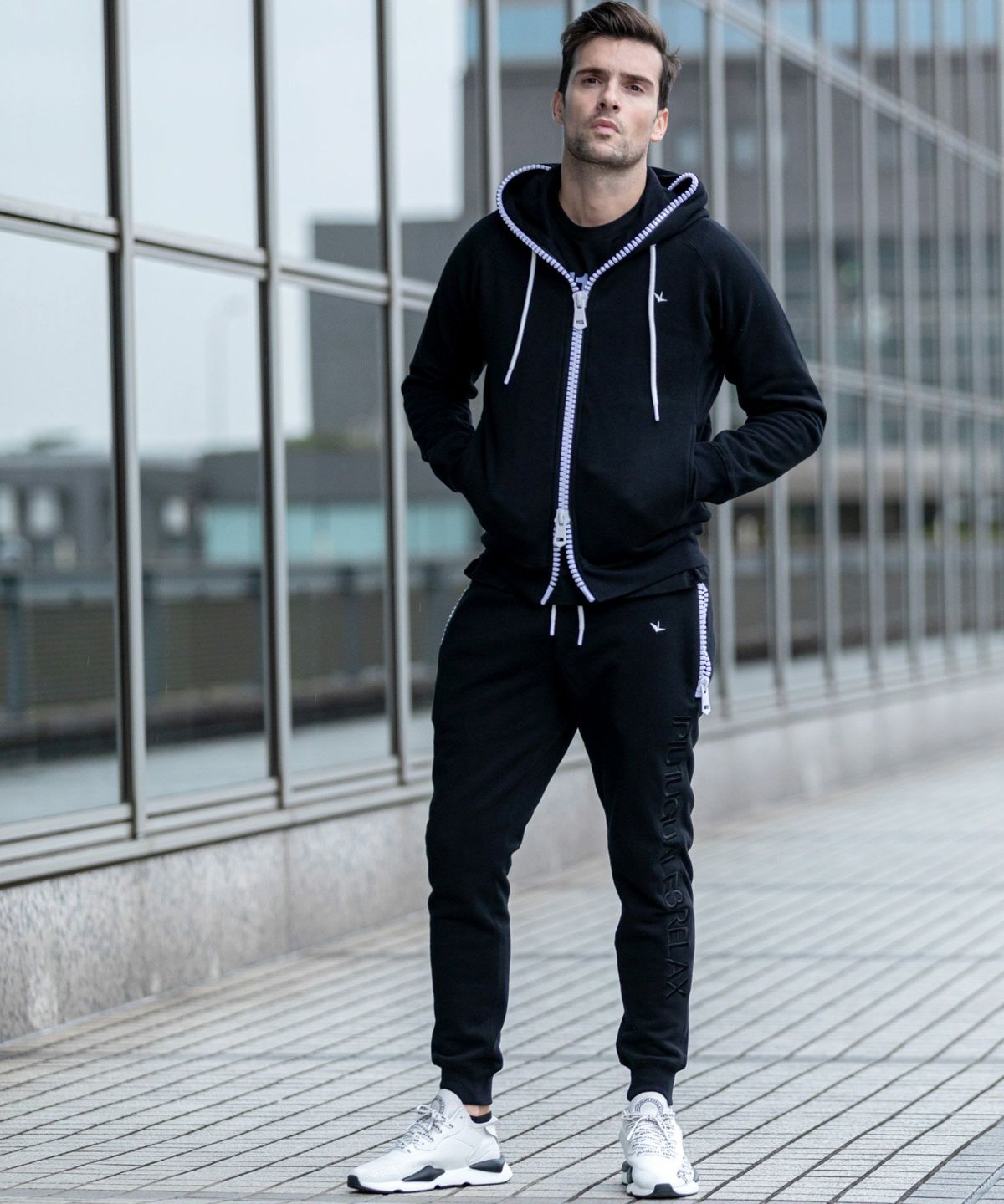 30%OFF ビッグファスナー刺繍ロゴロングパンツ ブラック 1PIU1UGUALE3