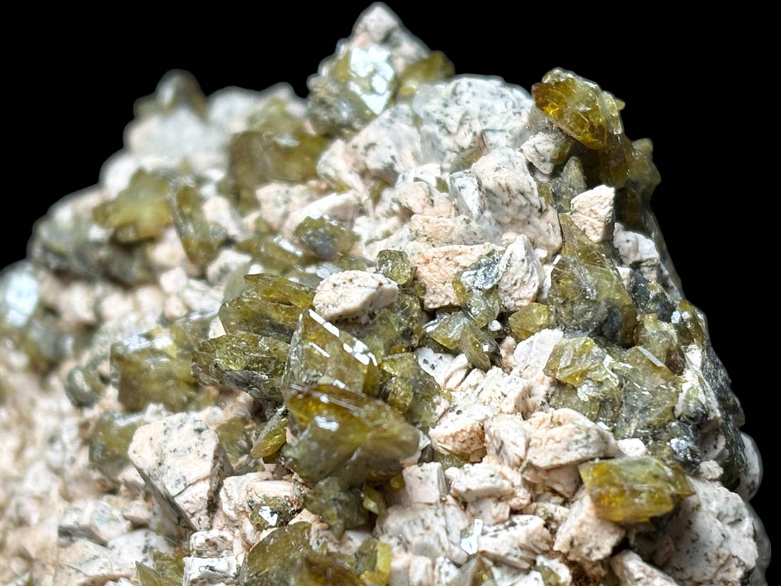 モロッコ産スフェーン(くさび石)/Sphene(チタナイト)