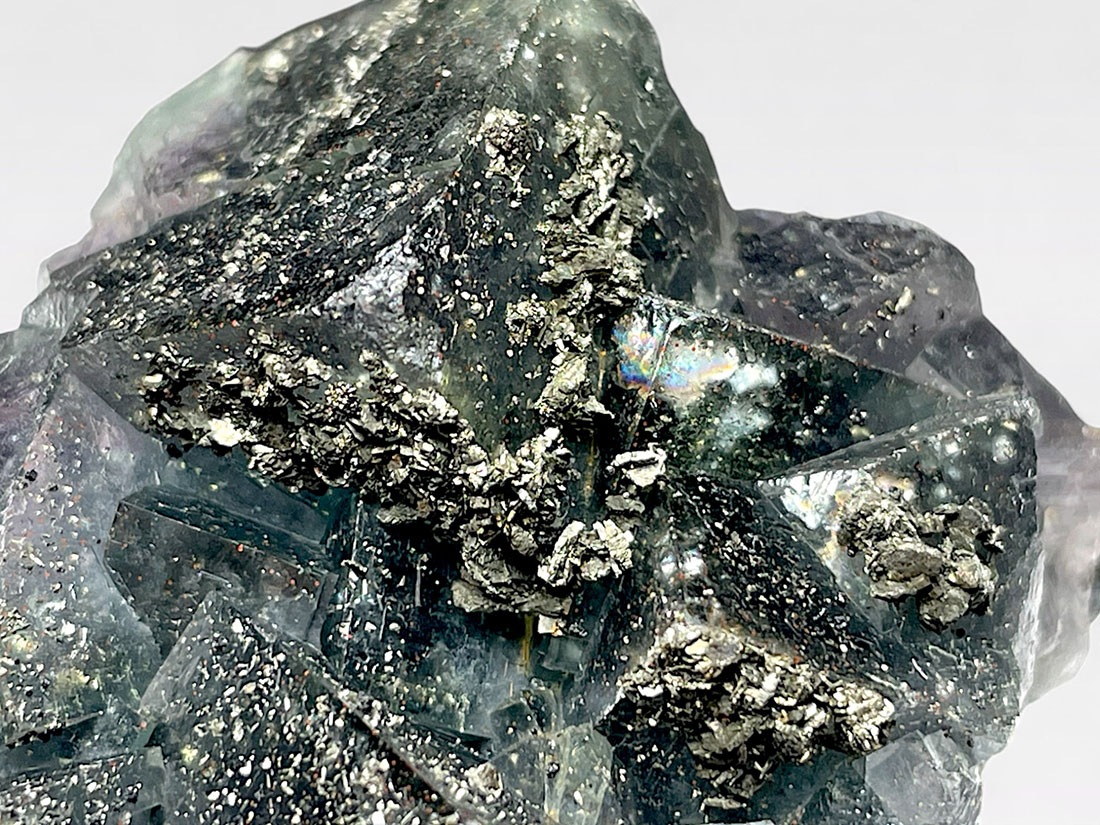 福建省産 フローライト (パイライト/マーカサイト共生) / Fluorite