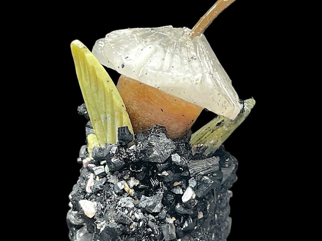 ペルー産 鳥彫刻 ＆ 天然石 (ハチドリ)