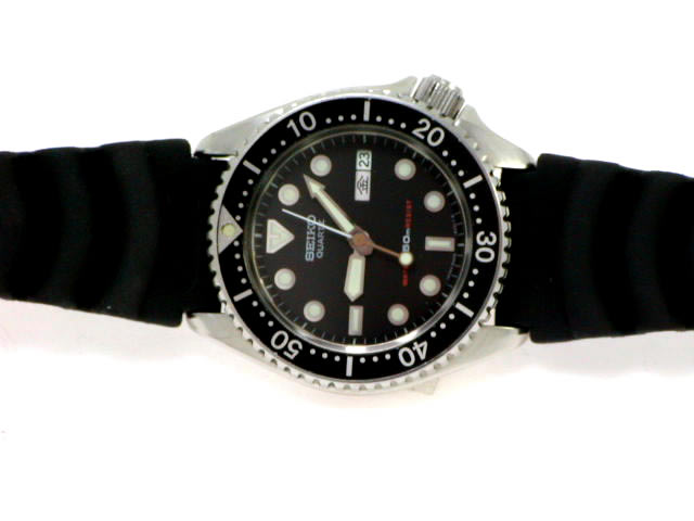 希少！セイコー ダイバー クオーツ 黒文字盤 1982年製 ボーイズ 6458-6000