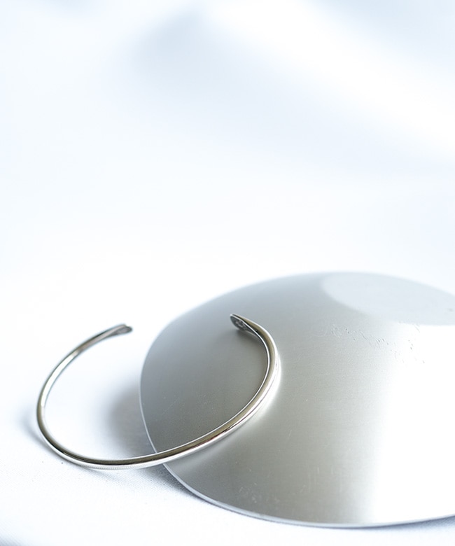 3185A]BRU NA BOINNE(ブルーナボイン) ソーラスバングルナロー/細