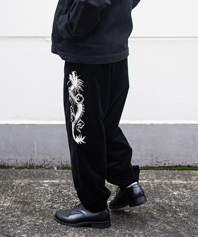 い*あ様 激レア cvtvlistブリーチ 3D刺繍パンツ い*あ様 激