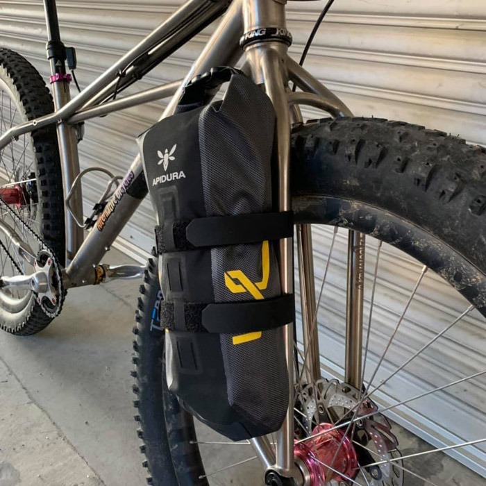 アピデュラ エクスペディション フォークパック (3.0L) | バッグ