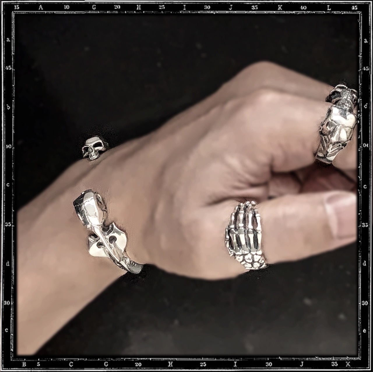 TWO SKULLS BANGLE - SMALL | クレイジーピッグ公式オンラインストア