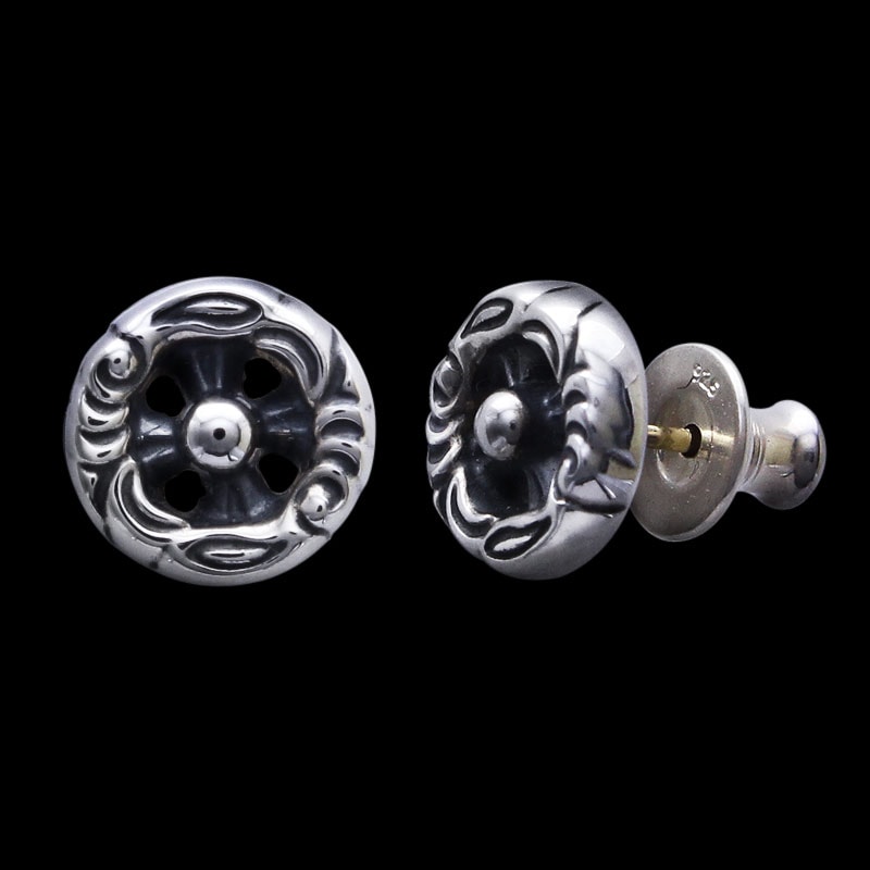 クレーン ホイール スタッド イヤリング | メイティングフライト