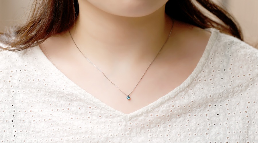 ブルーダイヤモンド ネックレス 一粒 0.5～0.6ct FANCY DEEP GREEN