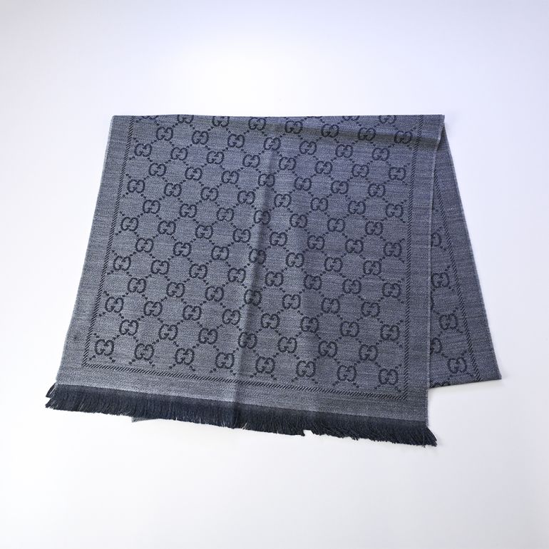 GUCCI グレー マフラー 名入れ無料】【スペシャルラッピング付き