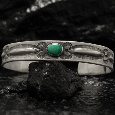 アリゾナフリーダム バングル エメラルド アリゾナフリーダム バングル