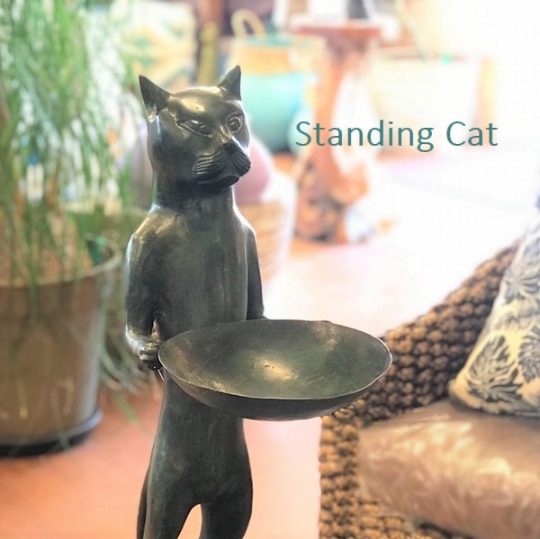 ブロンズ猫／皿を持つブロンズ猫のオブジェ【H60cm】 | すべての商品