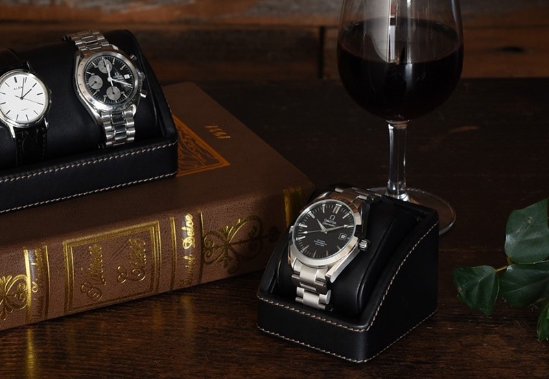 漆黒ソリッド！ムケオムントル 腕時計スタンド 腕時計スタンド 漆黒の