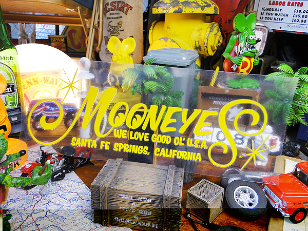 ムーンアイズ ピンストライプステッカー （WE LOVE/イエロー）の通販