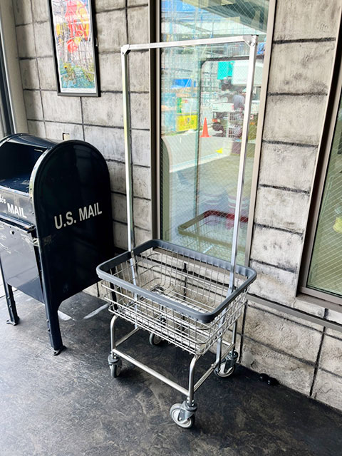 R&B ワイヤープロダクツ社 アメリカの業務用ランドリーカート （ダブル