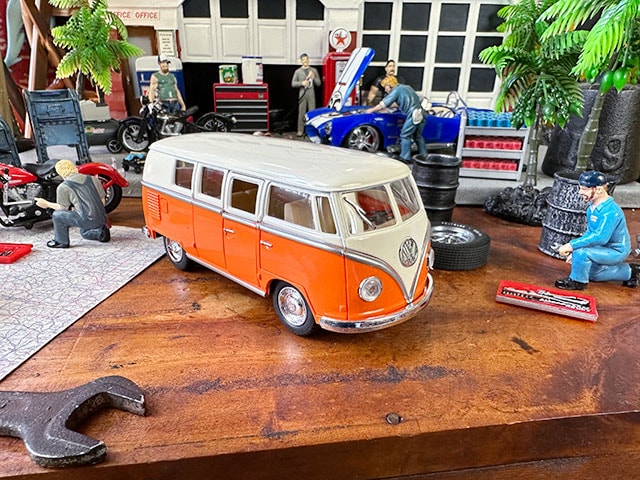 Volkswagen フォルクスワーゲンスケートボード オレンジバス 未使用品