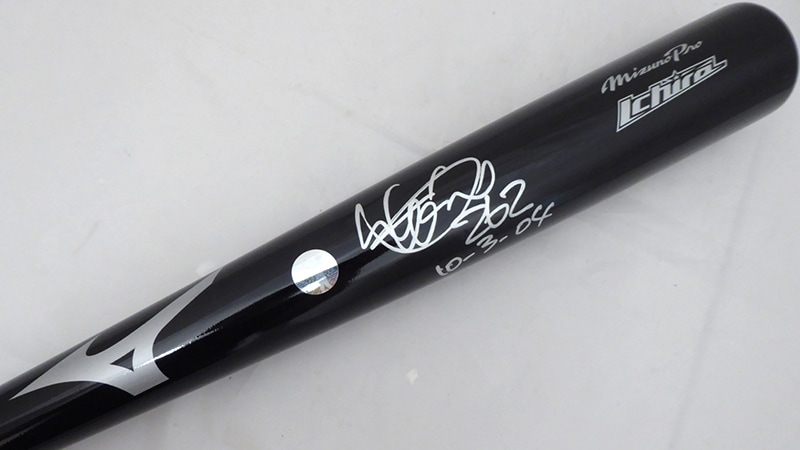 イチロー 直筆サイン入りバット 262安打 (Ichiro Suzuki Autographed