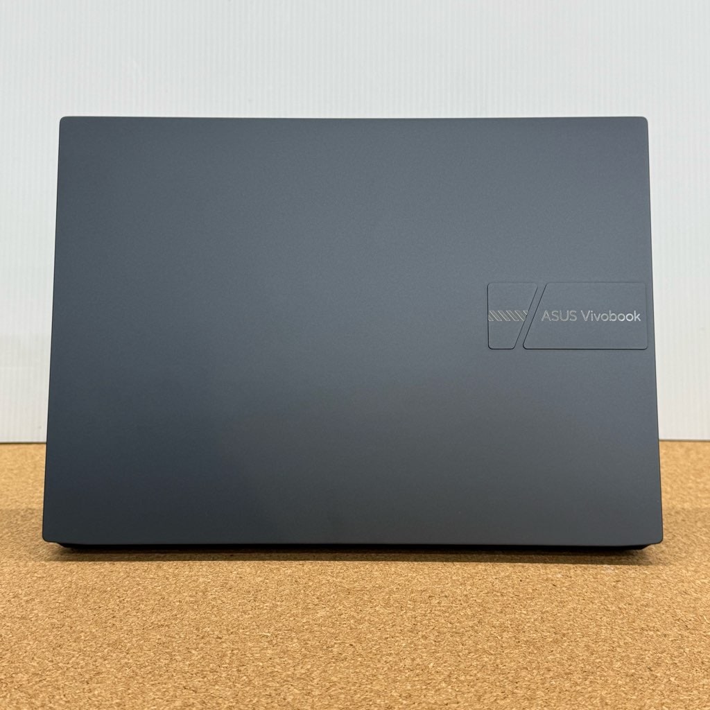 中古美品 ASUS Vivobook Pro 14 OLED 14インチ MS401QA-KM011W