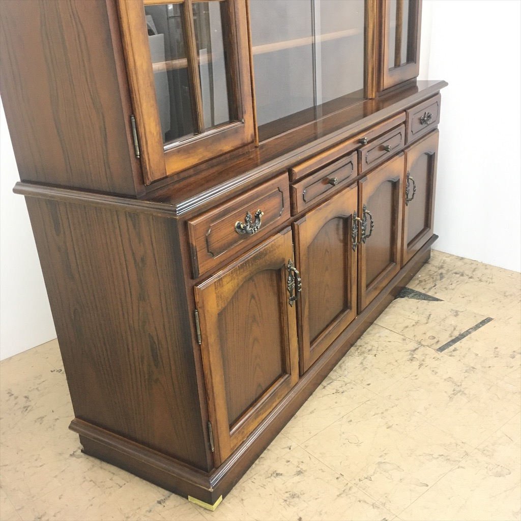 中古 近郊限定販売 自社便格安 カリモク コロニアル 4枚扉カップボード