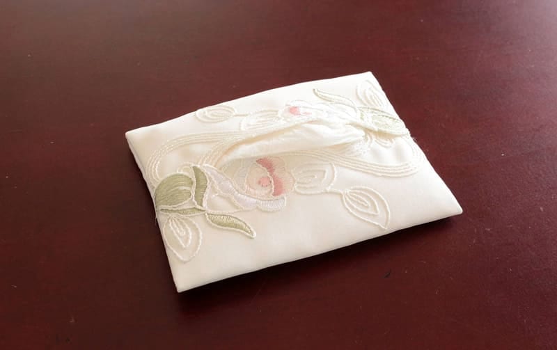 わんにゃん※フランスアンティークイニシャル刺繍 マット＆ティッシュ