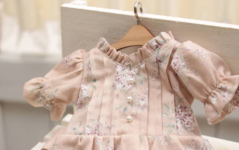 着せ替え用】 ブーケ柄 サッシュワンピース/ アミブルージュ