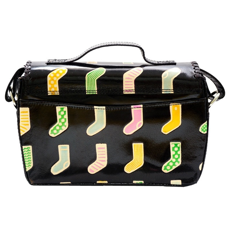 山羊革 フラップショルダーバッグ ソックス柄（黒） | 第3世界