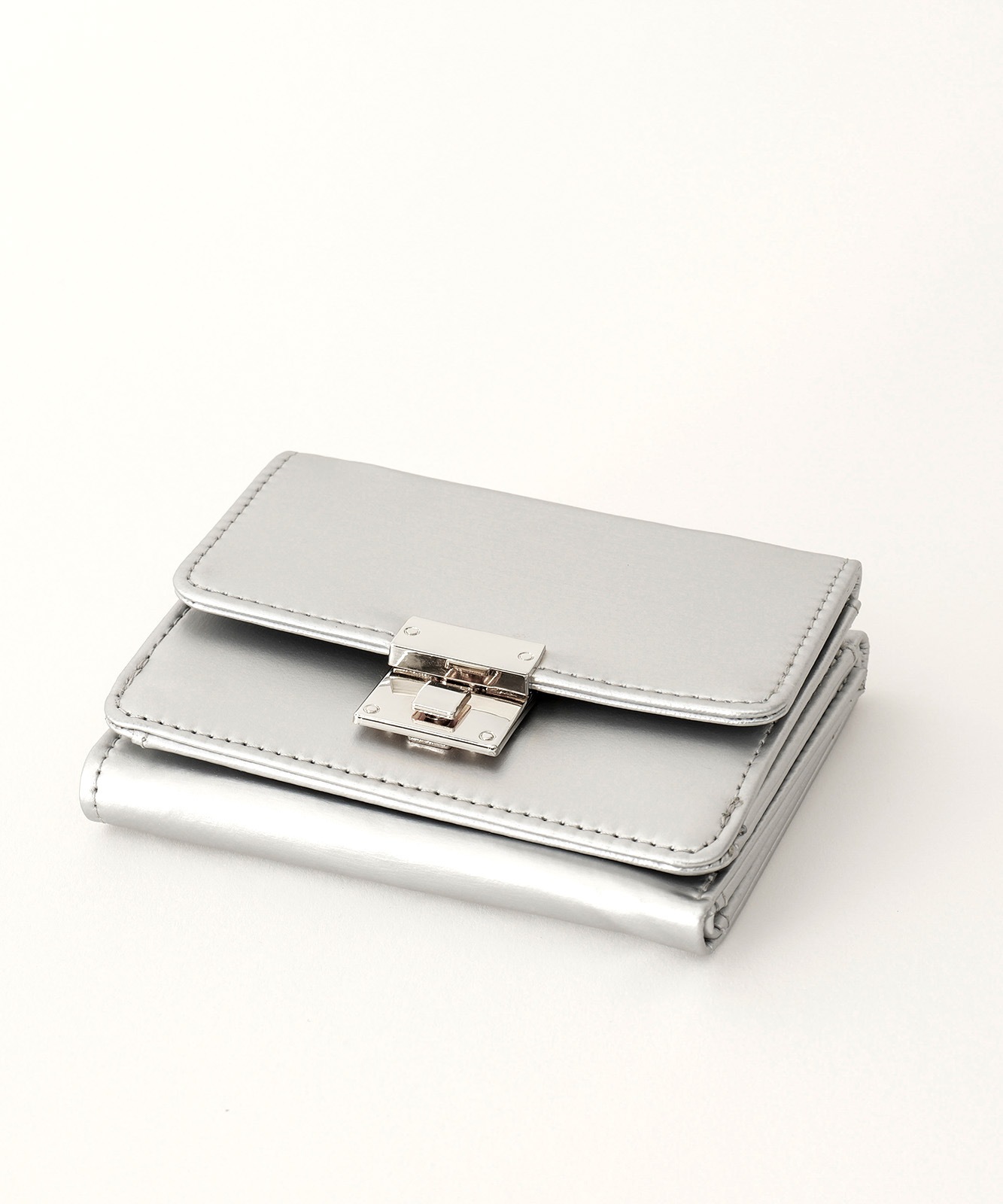 Rename グロッシー 3つ折り財布