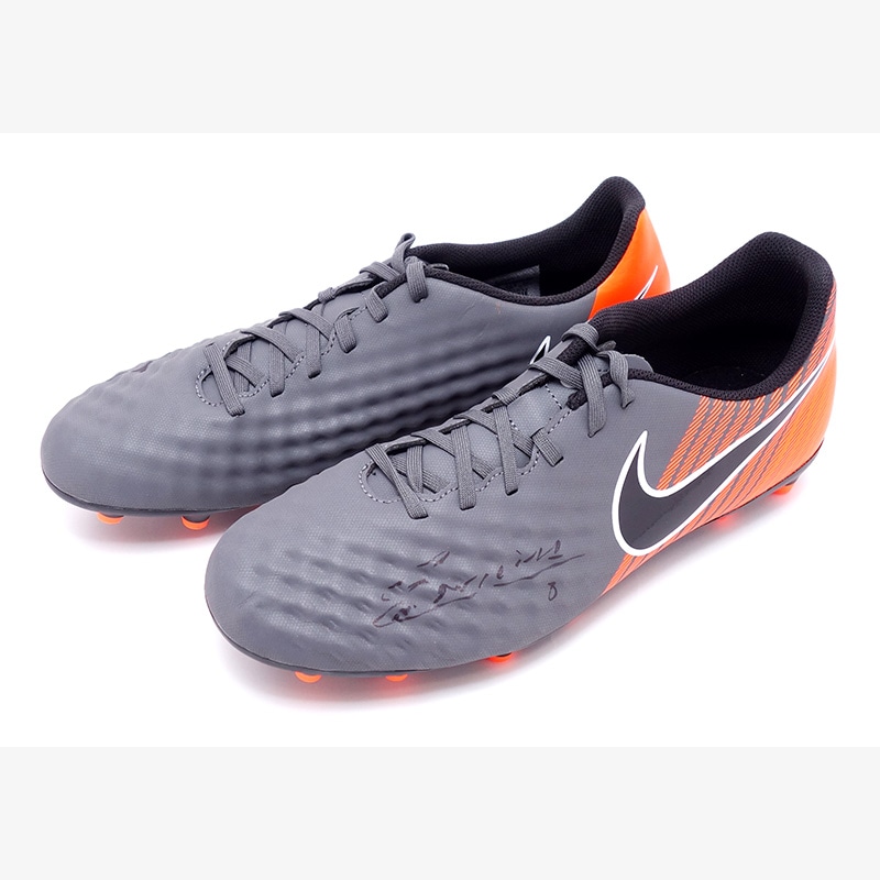 イニエスタ直筆サイン入り17/18スパイク (ナイキ マジスタ オーパスII