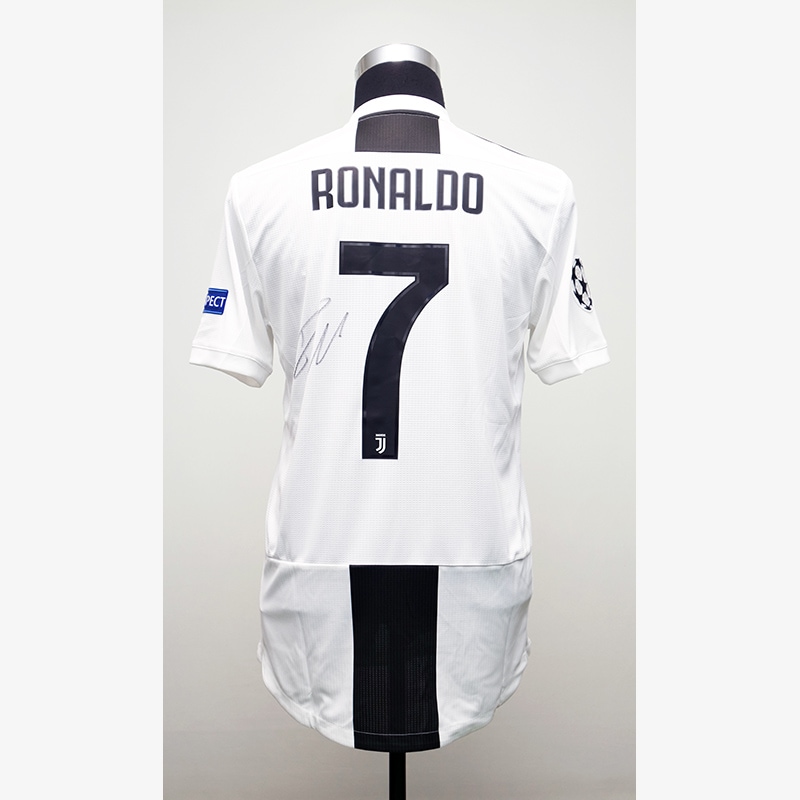 ロナウド直筆サイン入り選手支給ユベントス18/19ホームユニフォーム