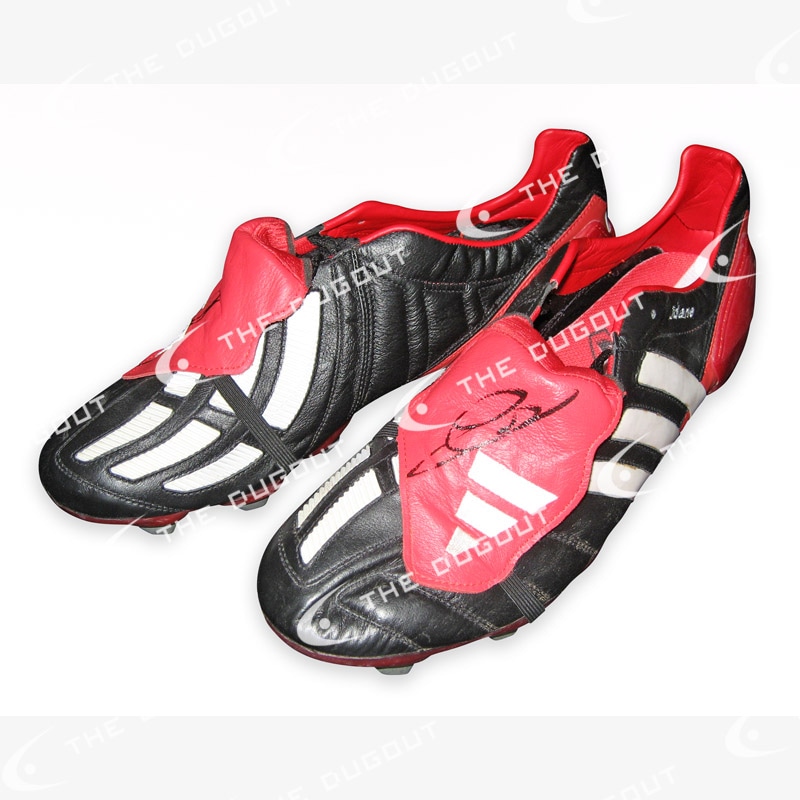 アディダス プレデター マニア サッカー ジダン ベッカム スパイク