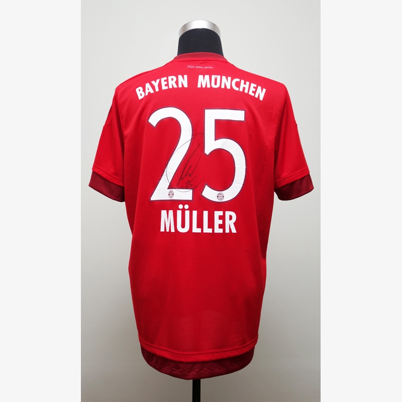 トーマス・ミュラー直筆サイン入りバイエルン・ミュンヘン15/16ホーム