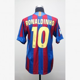 ロナウジーニョ直筆サイン入りブラジル代表06/07ホームユニフォーム