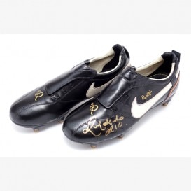 ロナウジーニョ直筆サイン入りブラジル代表02/04ホームユニフォーム