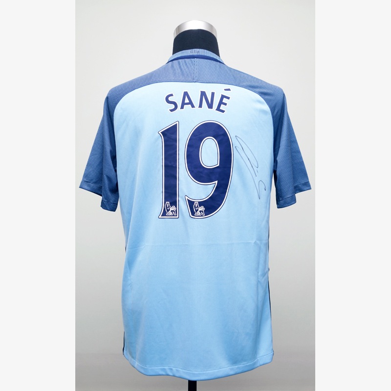 ザネ直筆サイン入りマンチェスターC16/17ホームユニフォーム | THE DUGOUT