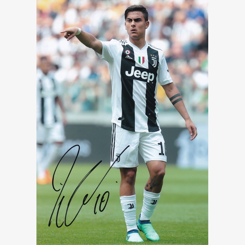 ディバラ直筆サイン入りユベントス17/18フォト (フリーキック) | THE
