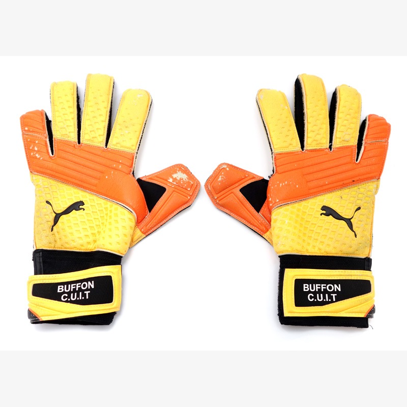 ブッフォン直筆サイン入り実使用16/17グローブ | THE DUGOUT