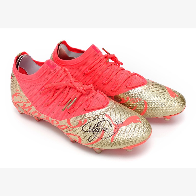 ネイマール直筆サイン入り2022スパイク (プーマ フューチャーZ 1.4 NJR