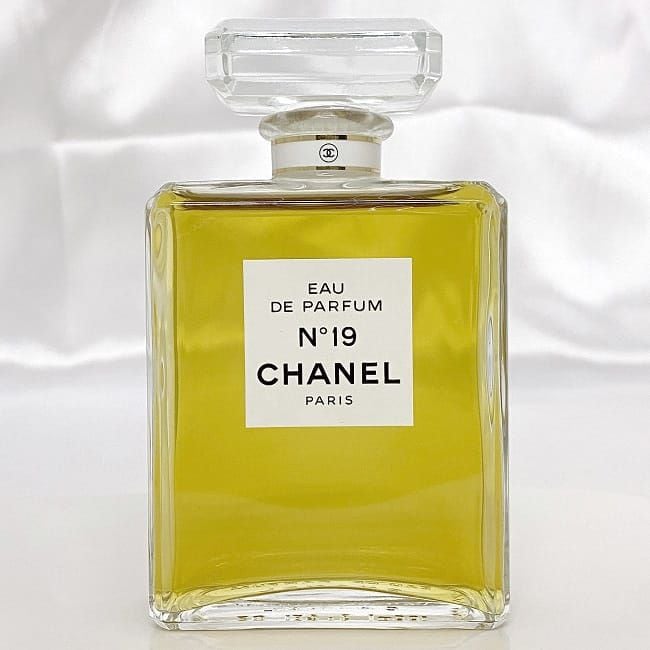 シャネル 香水 NO19 オードパルファム 開封済み EAU DE PARFUM 中古