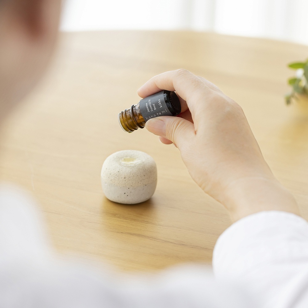 hana to mi】エッセンシャルオイル rakuyo｜エッセンシャルオイル