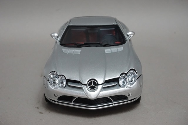 1/18 CMC M-045E メルセデスベンツ SLR マクラーレン 2003 シルバー