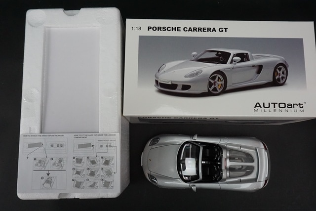 1/18 オートアート 78046 ポルシェ カレラ GT (シルバー/ブラック