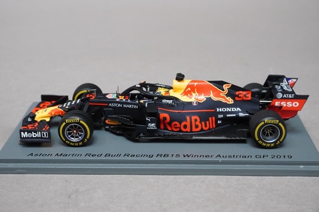 1/43 スパーク S6088 アストンマーティン レッドブルレーシング RB15