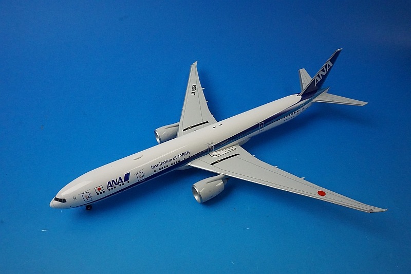1/200 B777-300ER ANA WiFiレドーム・ギアつき JA795A [NH20166
