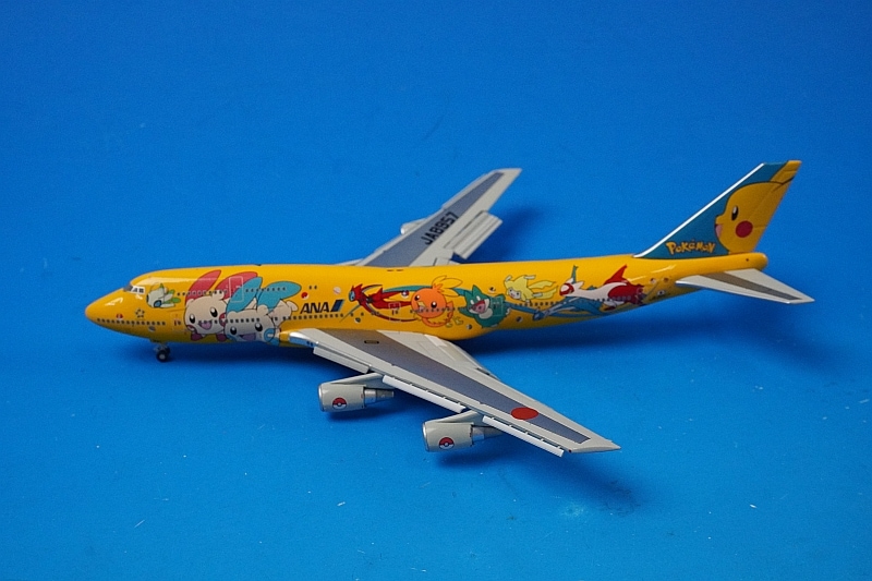 1/400 B747-400 ANA ポケモン ピカチュウジャンボ フラップダウン