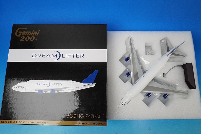 1/200 B747-400（LCF） ドリームリフター N718BA 開閉選択式
