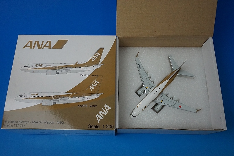 JC WINGS 1/200 B737-781 ANA ゴールドジェット JC WINGS 1/200 B737