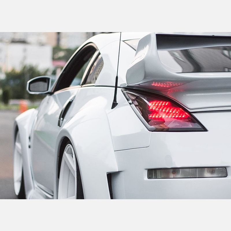 Yahoo!オークション ☆ フェアレディ・Z Z33 テールライト 左右セット