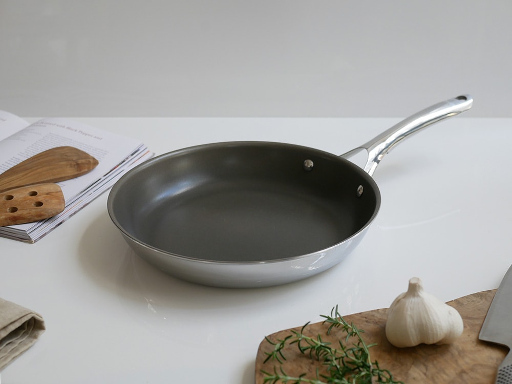 CORELLE/コレール】こびりつきにくい次世代フライパン Frying pan 28cm