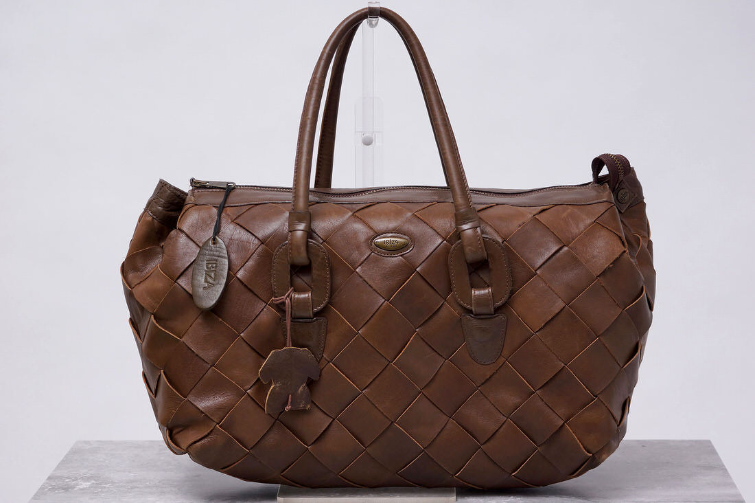 ハンドバッグ IBIZA / イビサ メッシュ イントレチャート 編み込み