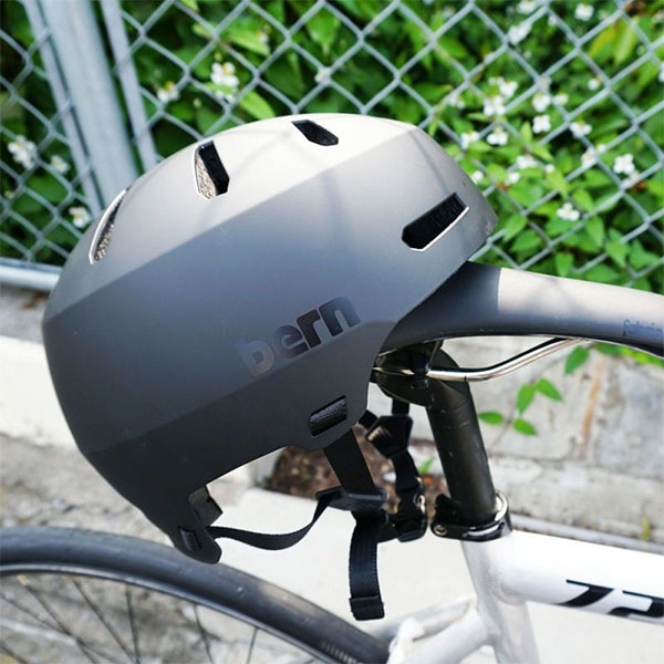 BERN】MACON 2.0 カラー：matte white バーン ヘルメット HELMET