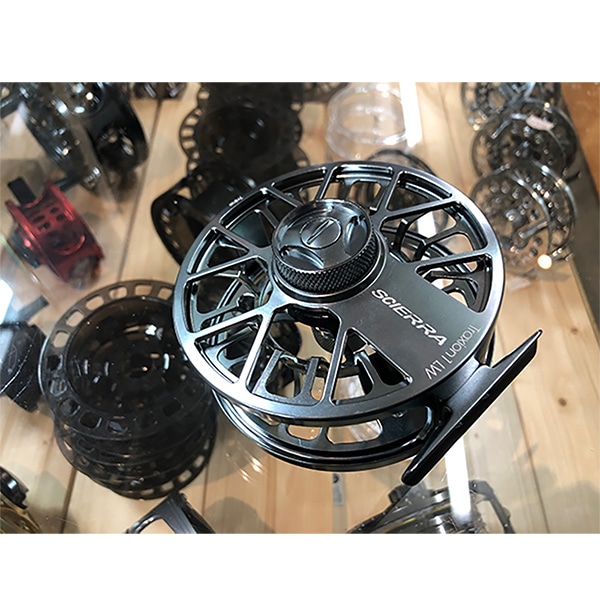 SCIERRA TRAXION 1 LW リール